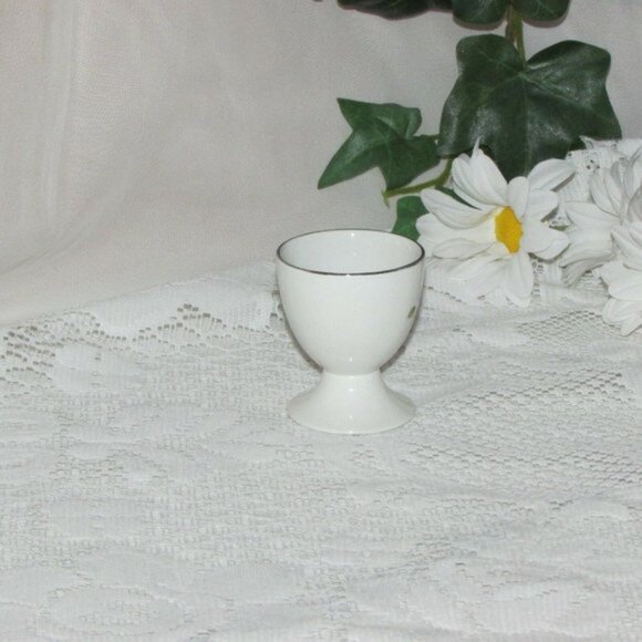 Myott Melinda Single Egg Cup Floral Vintage Staffordshire England - Picture 4 of 7